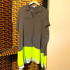 Worn 1x at an event, Diane Von Furstenberg 100% silk knee length dress.